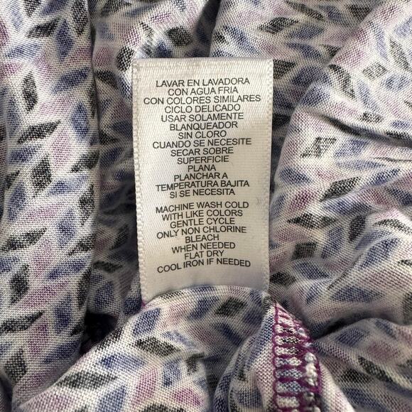 Daisy Fuentes Large 100% Rayon Geometric Top - Picture 5 of 8